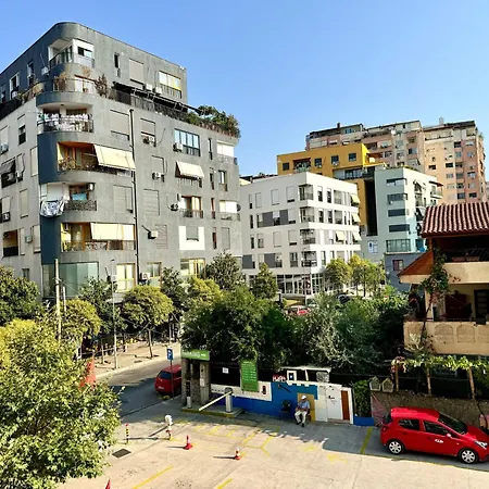 Circle's Comfy At Kika 2 Tirana