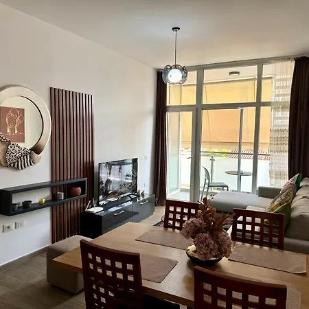 Circle's Comfy At Kika 2 Tirana
