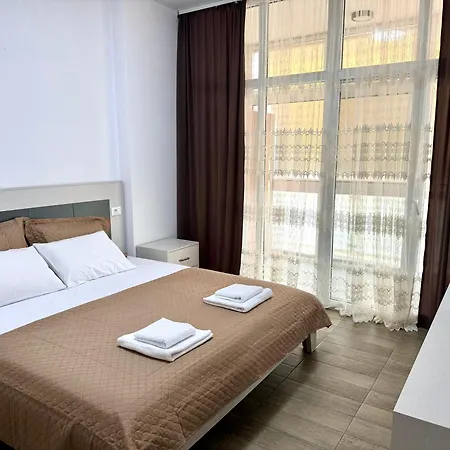 Circle's Comfy At Kika 2 * Tirana
