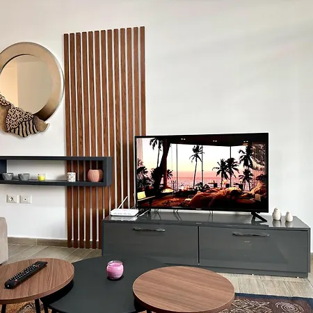 Circle's Comfy At Kika 2 Tirana